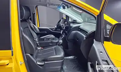 Hyundai Staria 2023 3.5 Автомат в Москве № 381576, миниатюра 11