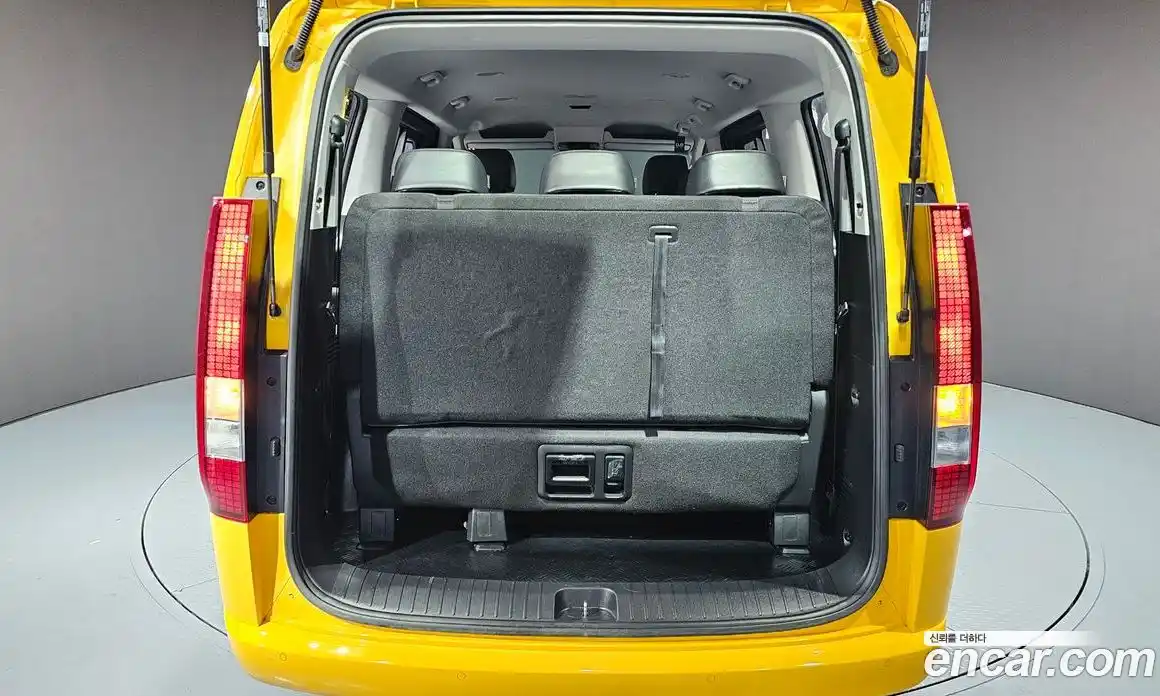 Hyundai Staria 2023 3.5 Автомат в Москве № 381576, фото 20