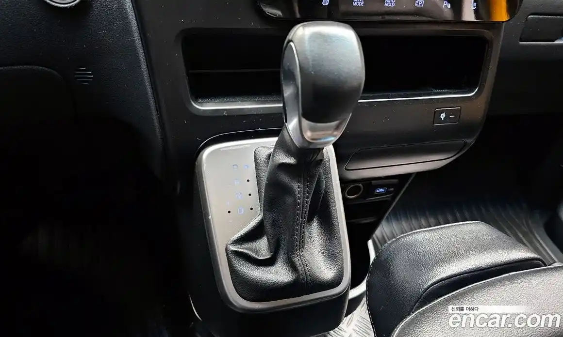 Hyundai Staria 2023 3.5 Автомат в Москве № 381576, фото 9