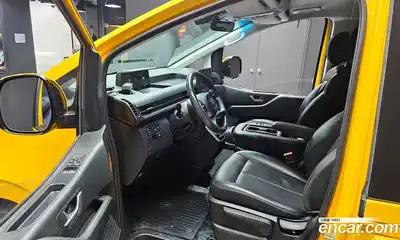 Hyundai Staria 2023 3.5 Автомат в Москве № 381576, миниатюра 10