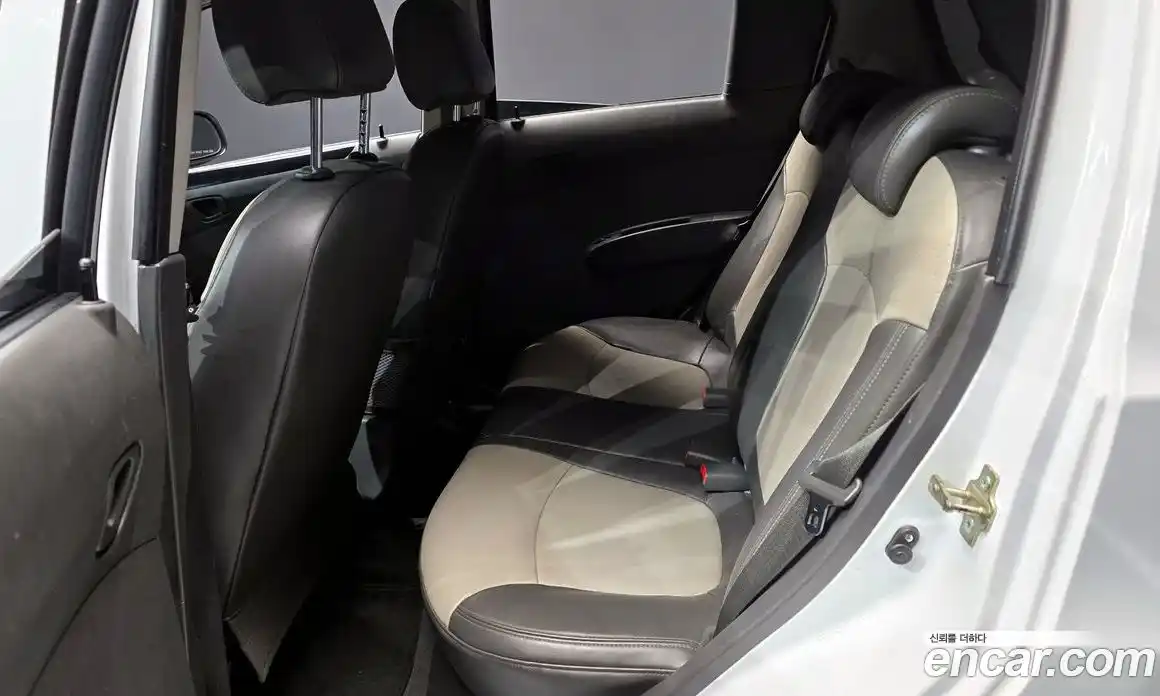 Chevrolet Spark 2012 1.0 Автомат в Москве № 38440, фото 13