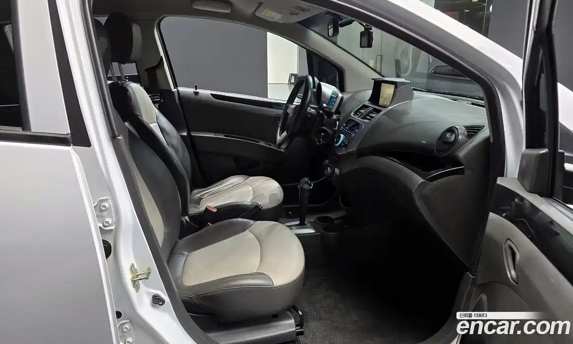 Chevrolet Spark 2012 1.0 Автомат в Москве № 38440, фото 10