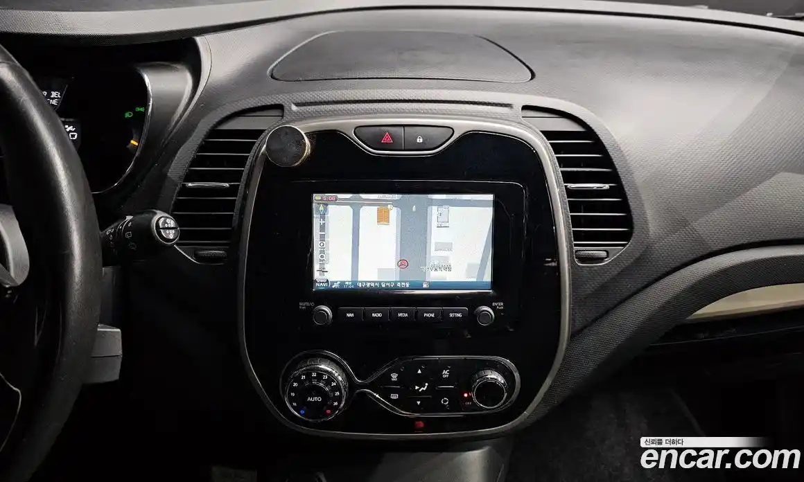 Renault QM3 2015 1.5 Автомат в Москве № 399716, фото 15