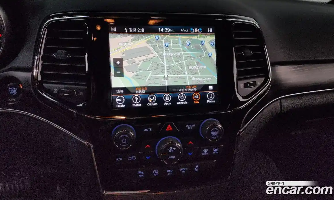 Jeep Cherokee 2019 3.6 Автомат в Москве № 401606, фото 14