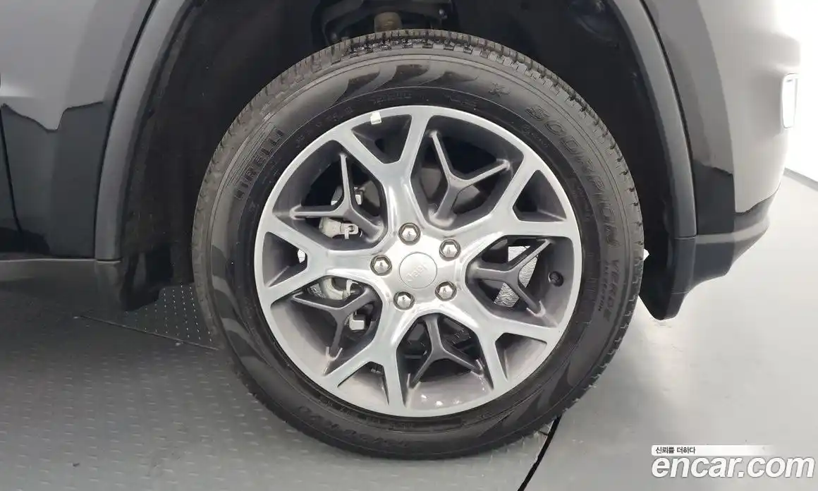 Jeep Cherokee 2019 3.6 Автомат в Москве № 401606, фото 5