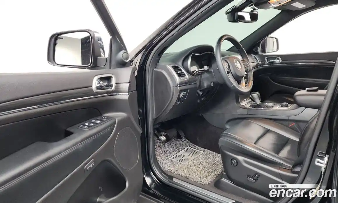 Jeep Cherokee 2019 3.6 Автомат в Москве № 401606, фото 10