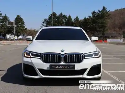 BMW 5-Series 2023 2.0 Автомат в Москве № 403235, миниатюра 2