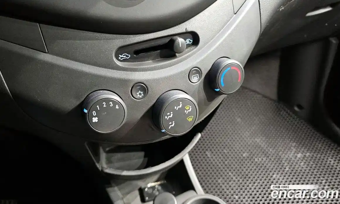 Chevrolet Spark 2012 1.0 Механическая в Москве № 40403, фото 17