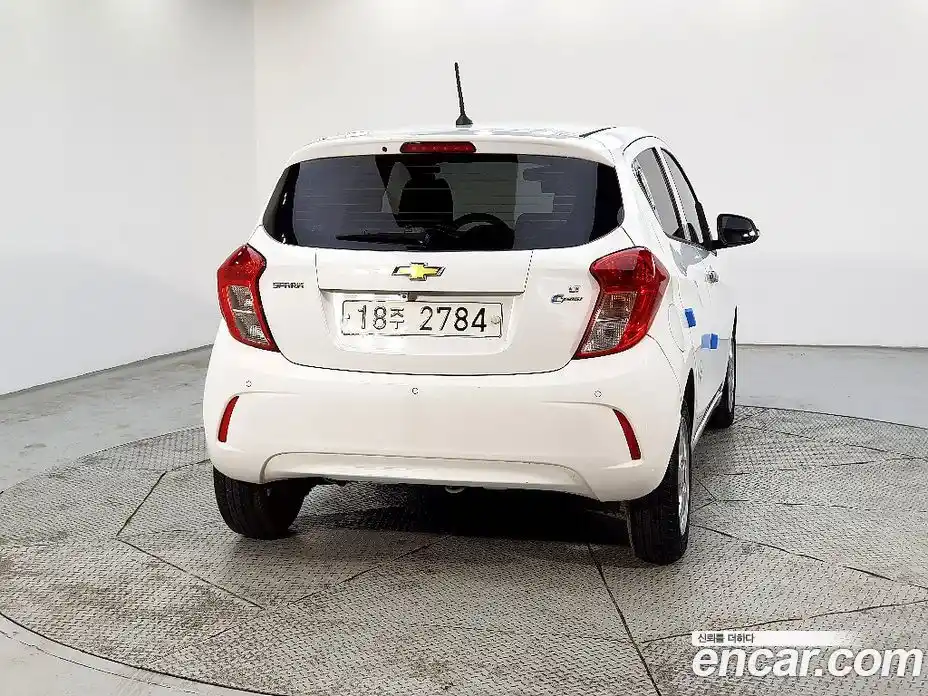 Chevrolet Spark 2016 1.0 Автомат в Москве № 419932, фото 3