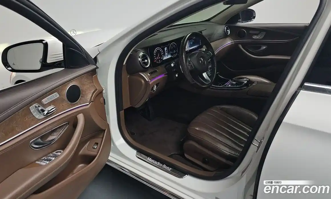 Mercedes-Benz E-Class 2017 2.0 Автомат в Москве № 428070, фото 11