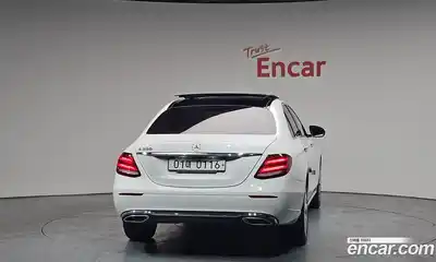 Mercedes-Benz E-Class 2017 2.0 Автомат в Москве № 428070, миниатюра 4