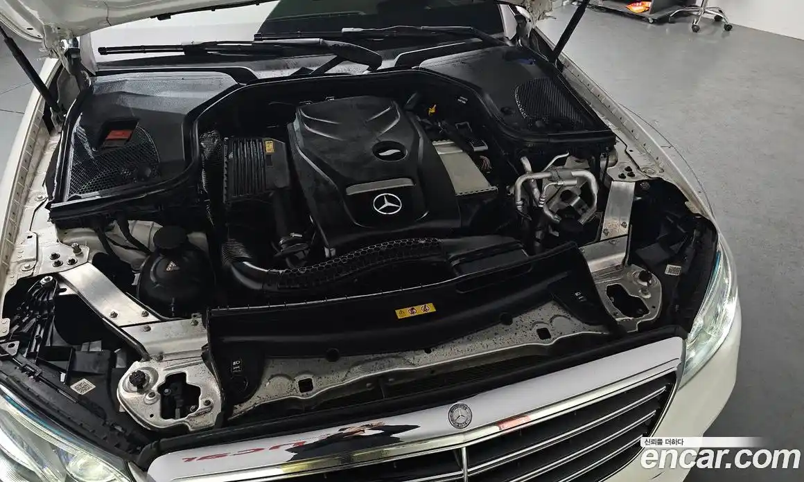 Mercedes-Benz E-Class 2017 2.0 Автомат в Москве № 428070, фото 6