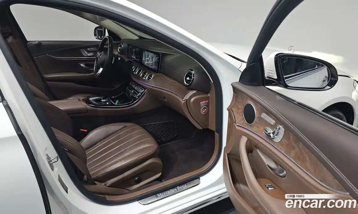 Mercedes-Benz E-Class 2017 2.0 Автомат в Москве № 428070, фото 10