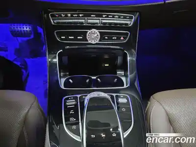 Mercedes-Benz E-Class 2019 2.0 Автомат в Москве № 468085, миниатюра 11