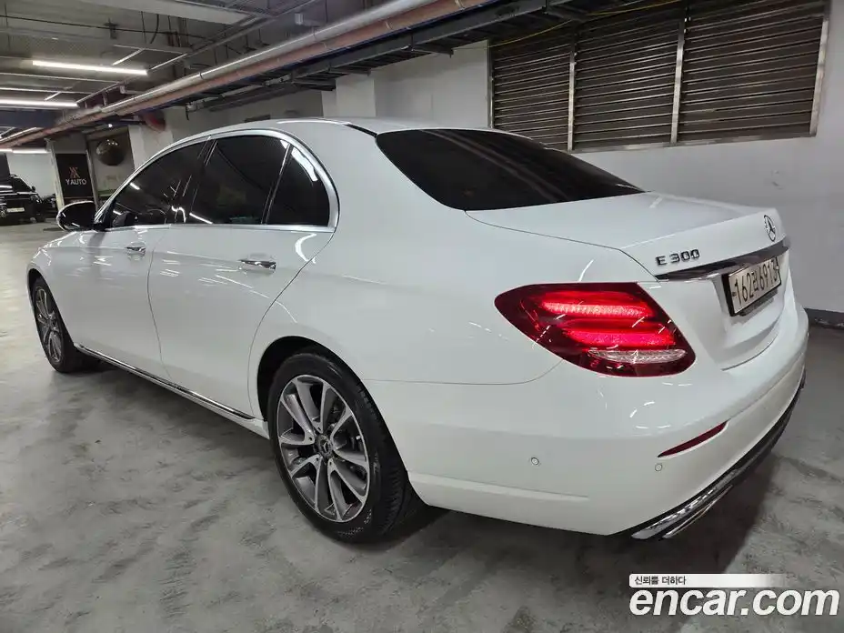 Mercedes-Benz E-Class 2019 2.0 Автомат в Москве № 468085, фото 3