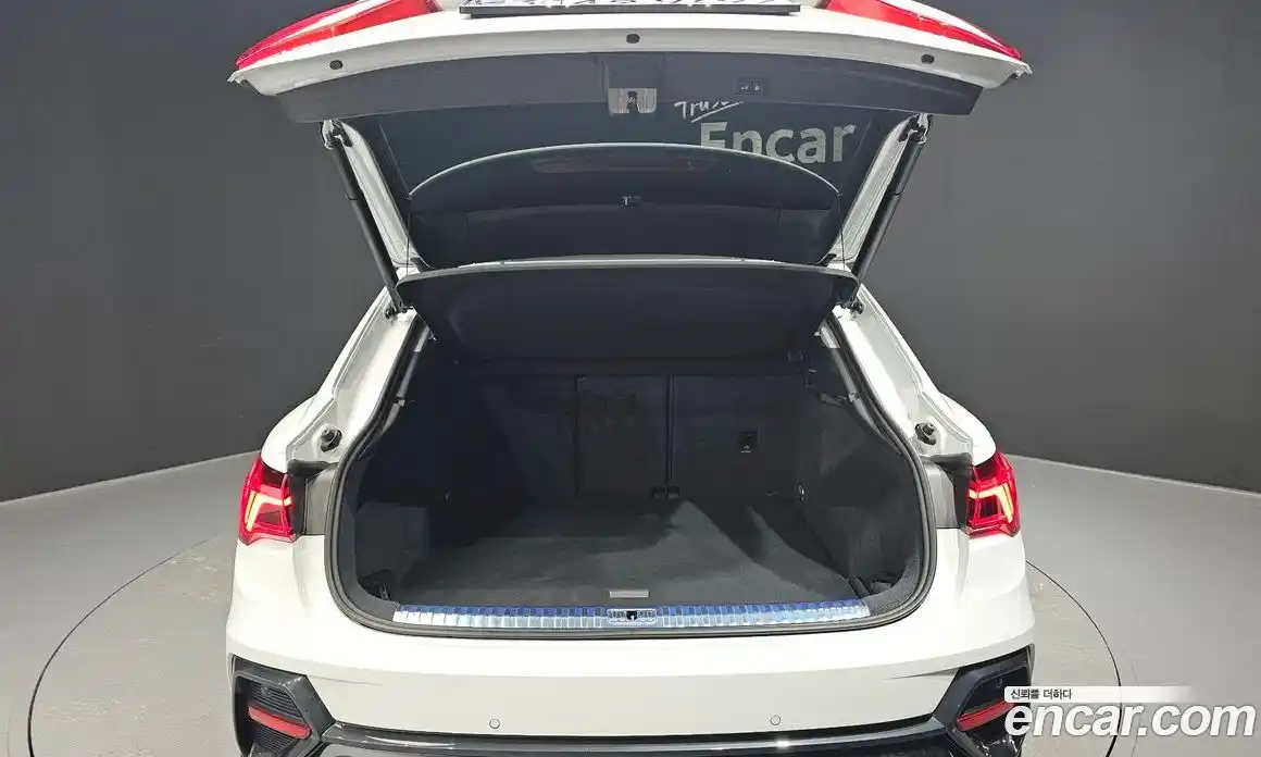 Audi Q3 2024 2.0 Автомат в Москве № 468373, фото 20