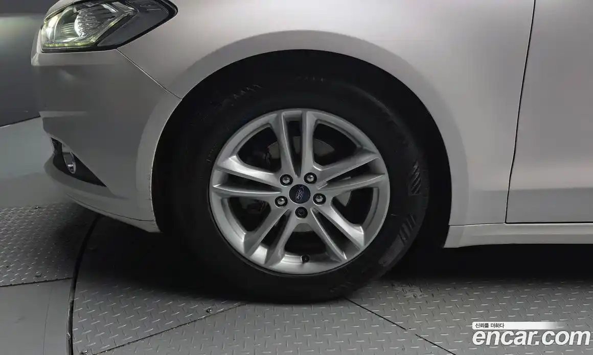 Ford Mondeo 2015 2.0 Автомат в Москве № 473771, фото 5