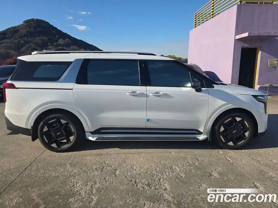 Kia Canival 2025 1.6 Автомат в Москве № 54590, фото 4