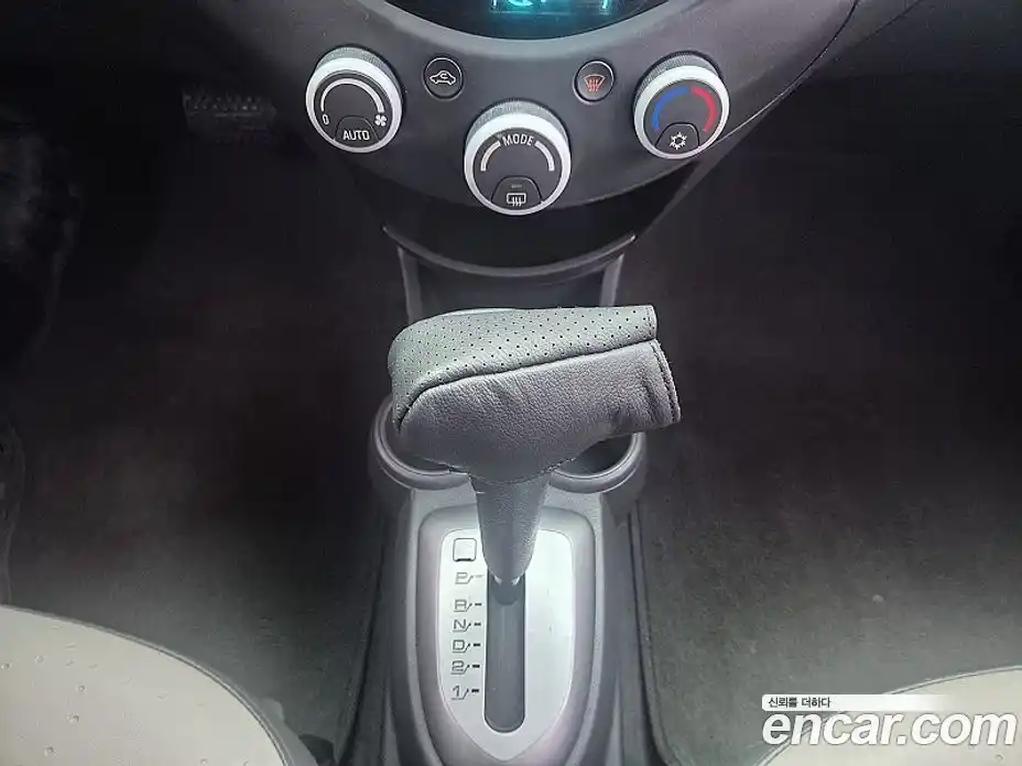 Chevrolet Spark 2012 1.0 Автомат в Москве № 104853, фото 9