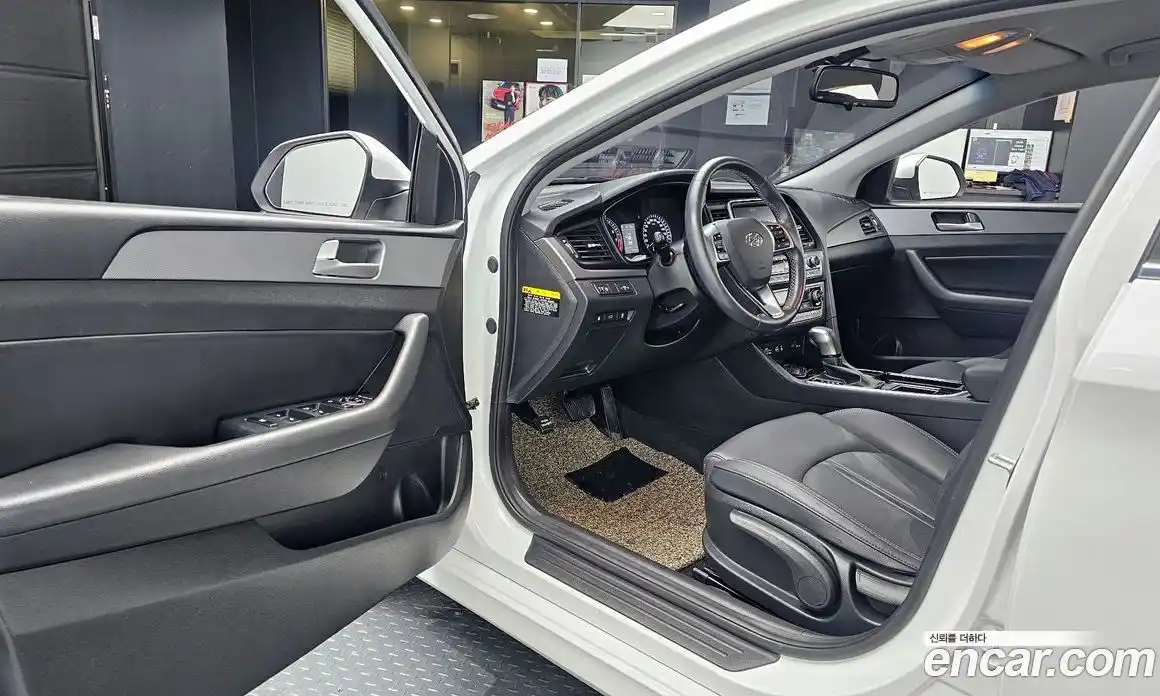 Hyundai Sonata 2019 2.0 Автомат в Москве № 111339, фото 14