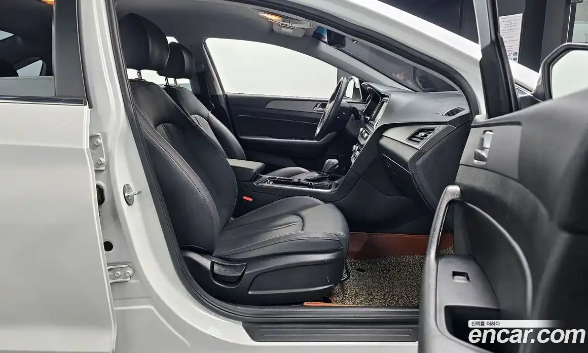 Hyundai Sonata 2019 2.0 Автомат в Москве № 111339, фото 17