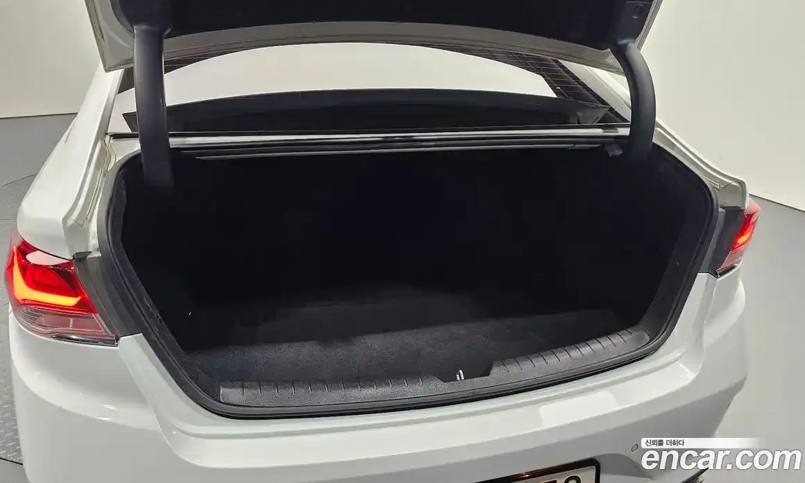 Hyundai Sonata 2019 2.0 Автомат в Москве № 111339, фото 7