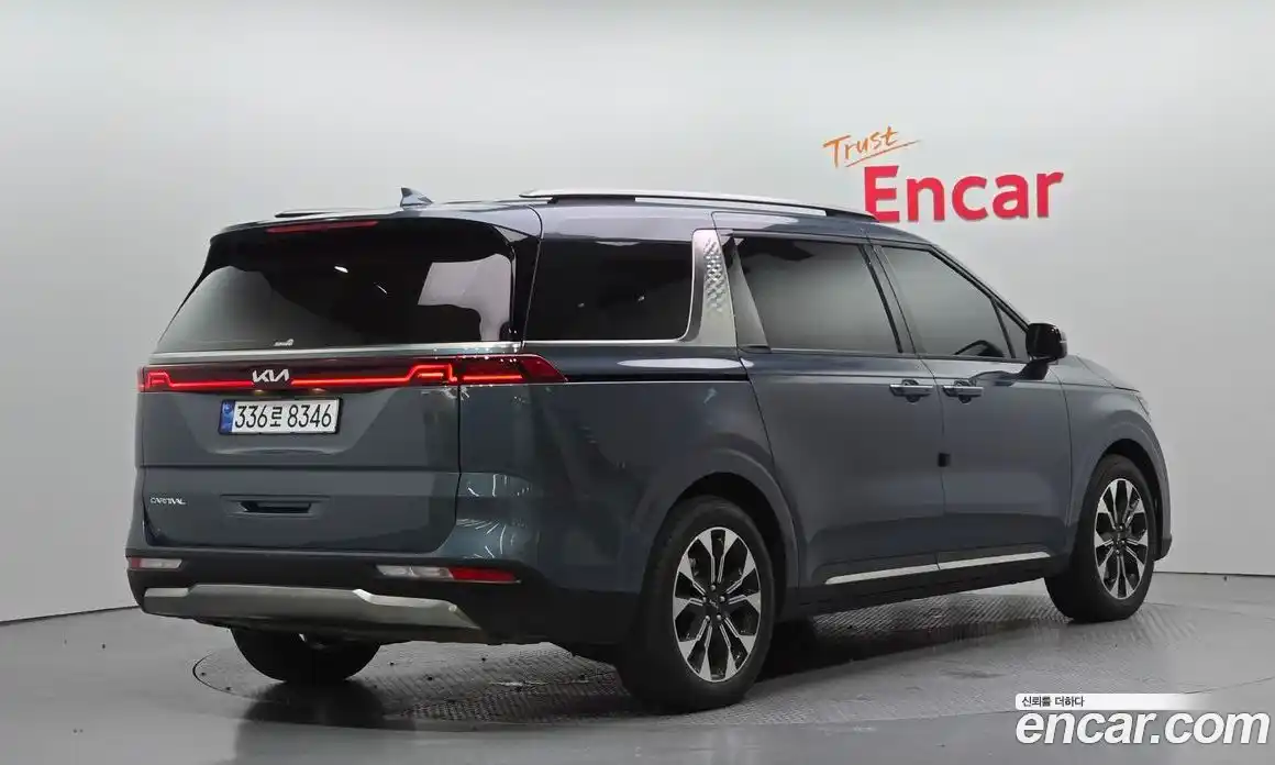 Kia Canival 2023 3.5 Автомат в Москве № 115002, фото 3