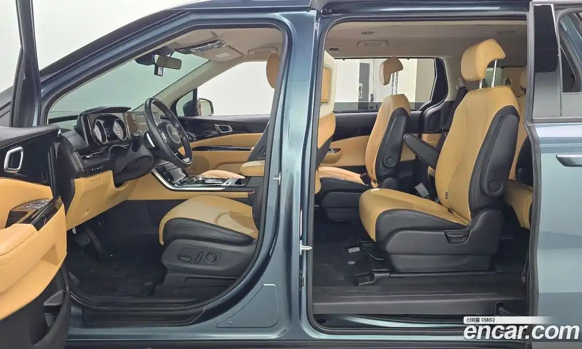 Kia Canival 2023 3.5 Автомат в Москве № 115002, фото 7