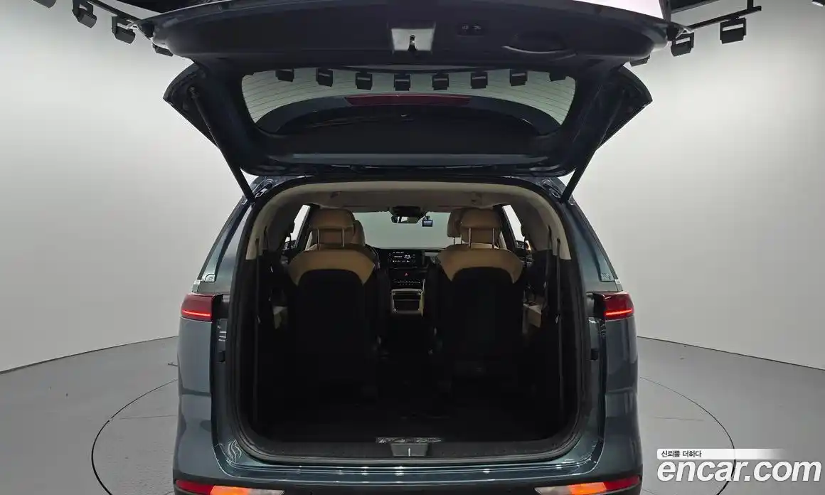 Kia Canival 2023 3.5 Автомат в Москве № 115002, фото 10