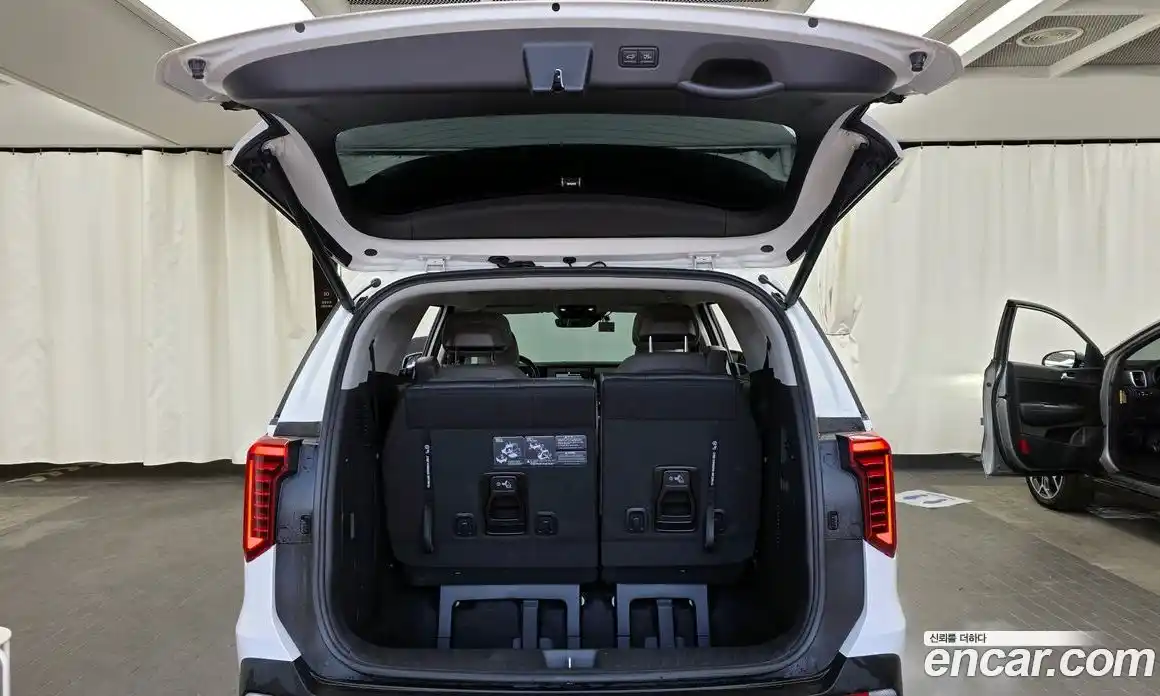 Kia Canival 2024 3.5 Автомат в Москве № 128608, фото 20