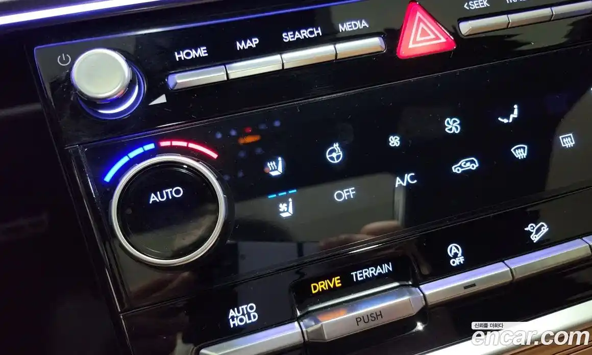 Hyundai Santa Fe 2025 2.5 Автомат в Москве № 130594, фото 16