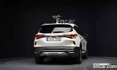 Kia Seltos 2023 1.6 Автомат в Москве № 133791, миниатюра 2