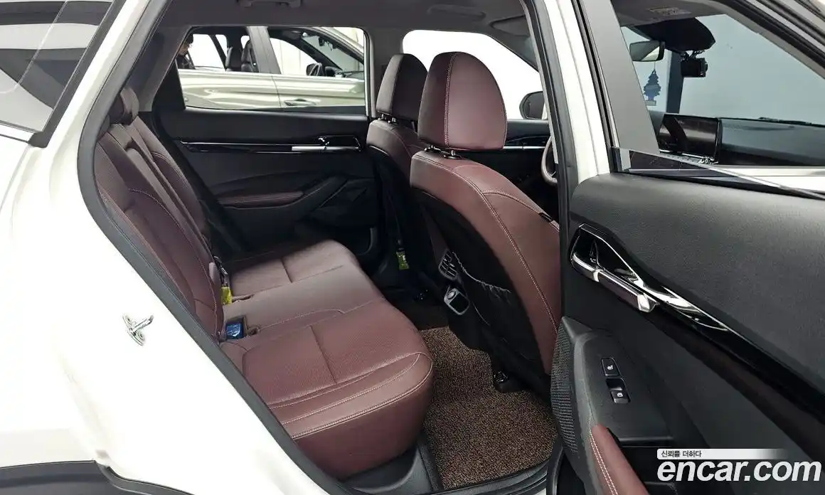 Kia Seltos 2023 1.6 Автомат в Москве № 133791, фото 4