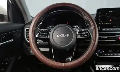 Kia Seltos 2023 1.6 Автомат в Москве № 133791, миниатюра 5