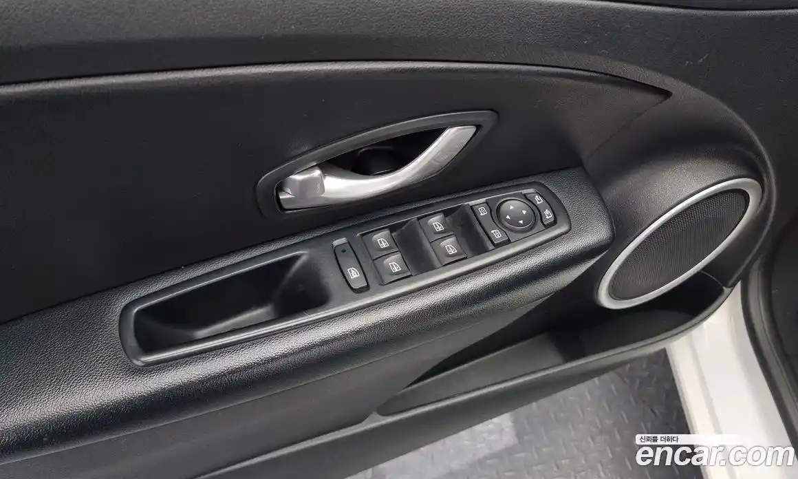 Renault SM3 2016 1.6 Автомат в Москве № 140885, фото 16