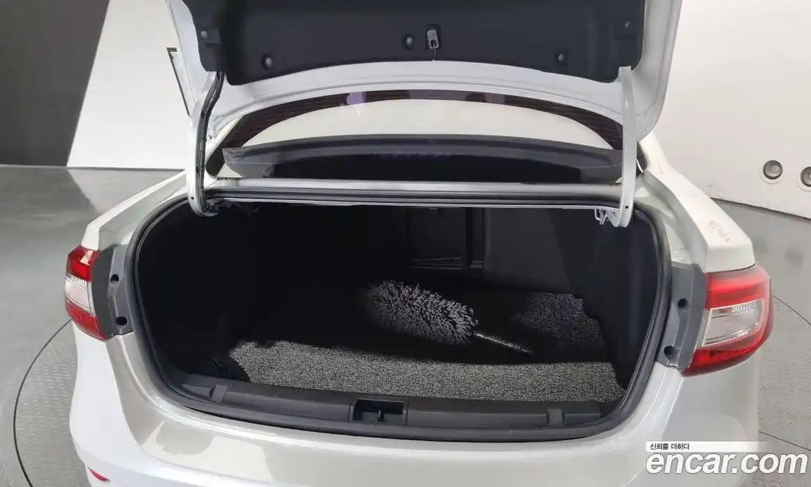 Renault SM3 2016 1.6 Автомат в Москве № 140885, фото 20