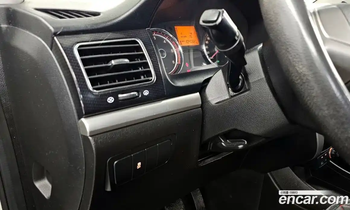 SsangYong Korando 2012 2.0 Механическая в Москве № 146650, фото 12