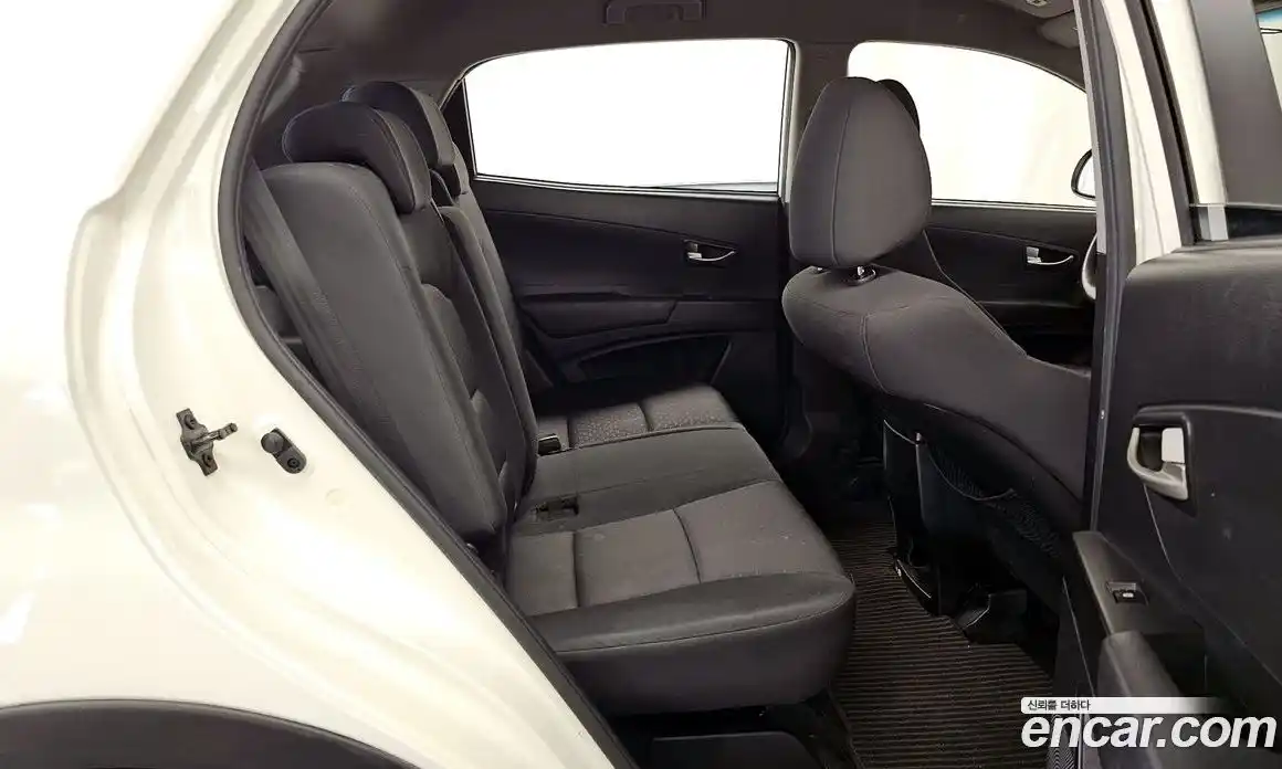 SsangYong Korando 2012 2.0 Механическая в Москве № 146650, фото 14