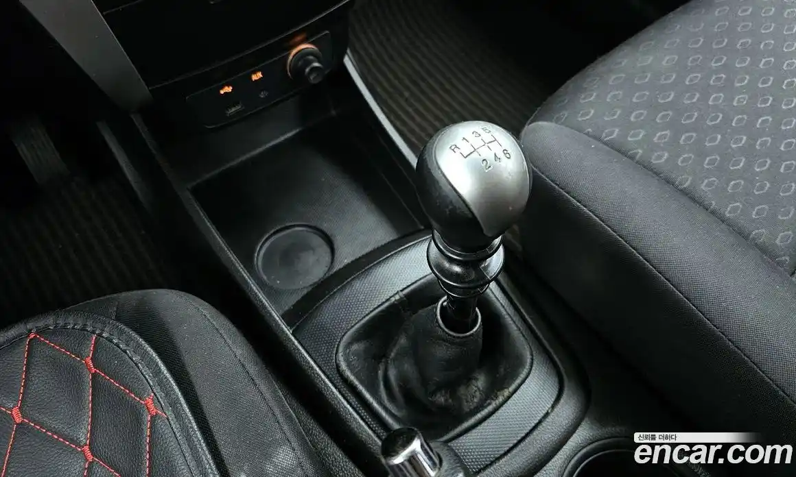 SsangYong Korando 2012 2.0 Механическая в Москве № 146650, фото 5