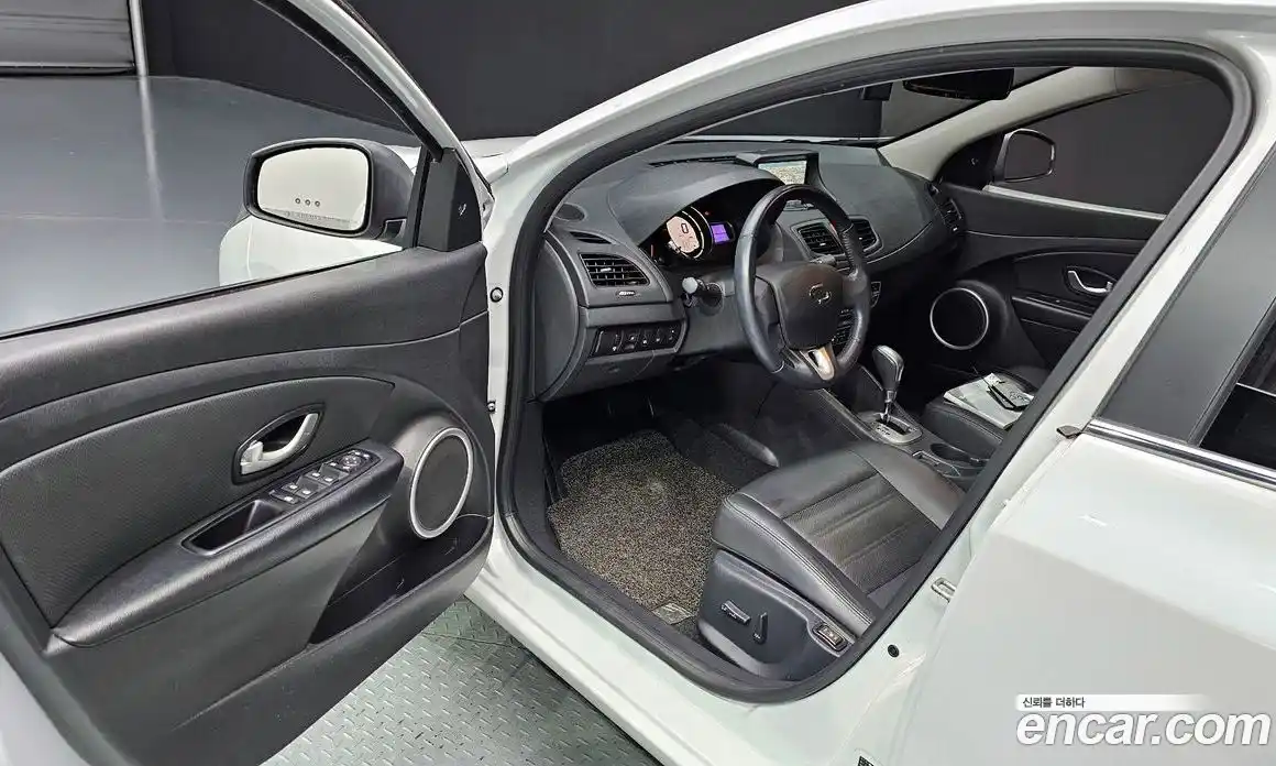 Renault SM3 2017 1.6 Автомат в Москве № 147778, фото 11