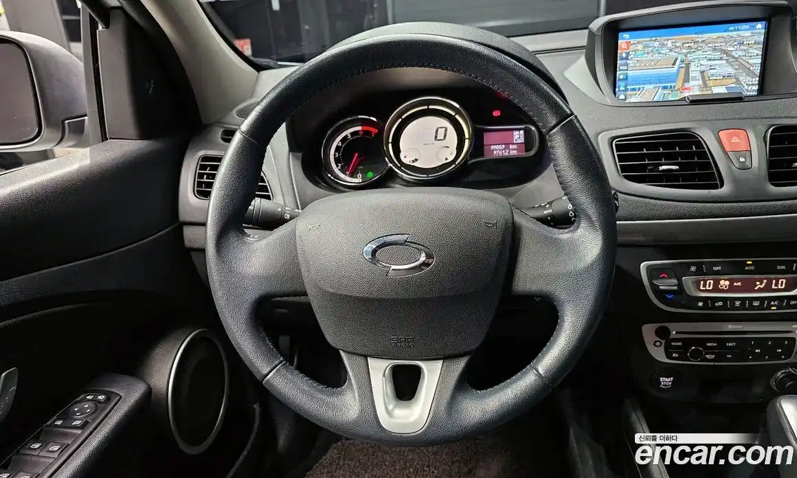 Renault SM3 2017 1.6 Автомат в Москве № 147778, фото 13