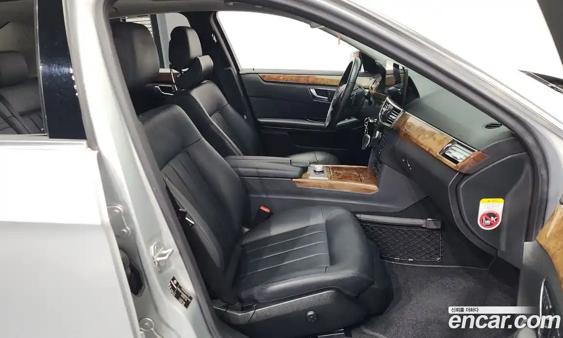 Mercedes-Benz E-Class 2011 3.5 Автомат в Москве № 161676, фото 13