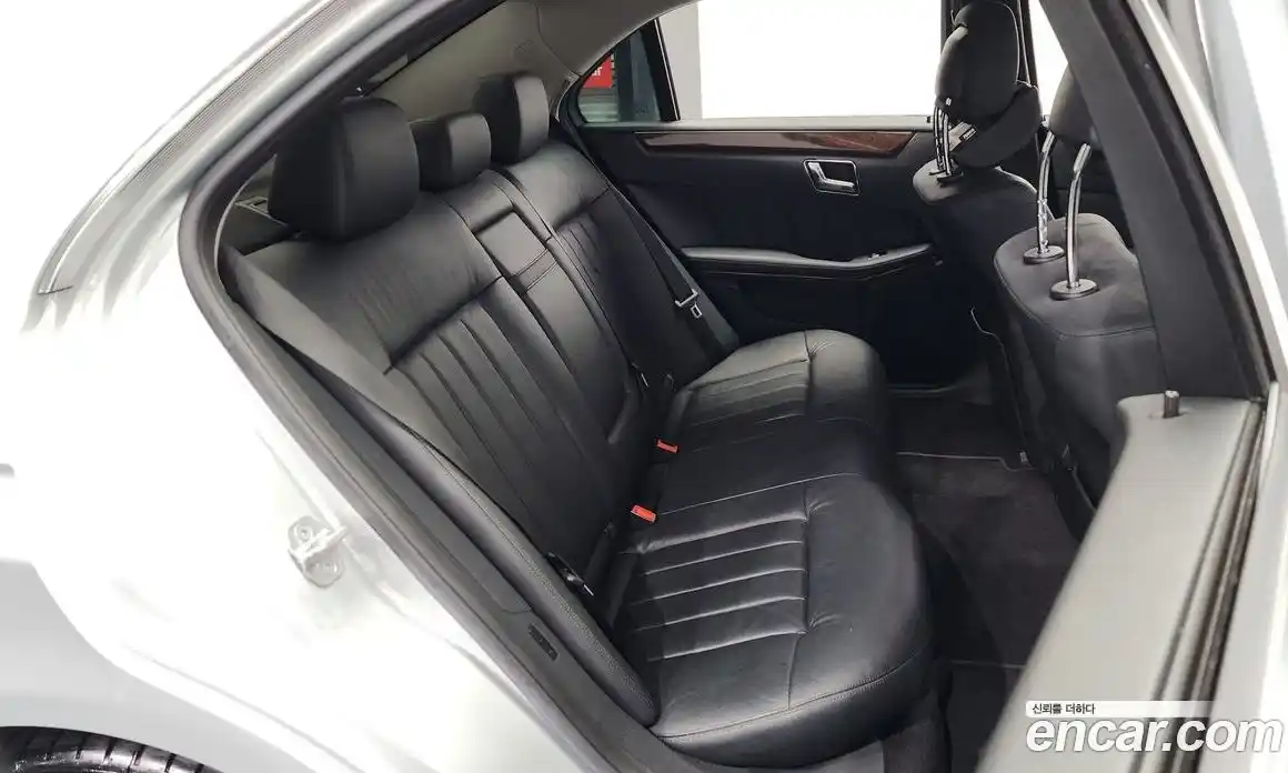 Mercedes-Benz E-Class 2011 3.5 Автомат в Москве № 161676, фото 19