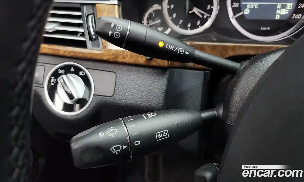 Mercedes-Benz E-Class 2011 3.5 Автомат в Москве № 161676, фото 8