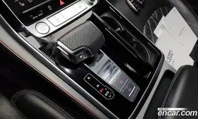 Audi Q8 2020 3.0 Автомат в Москве № 163149, миниатюра 3