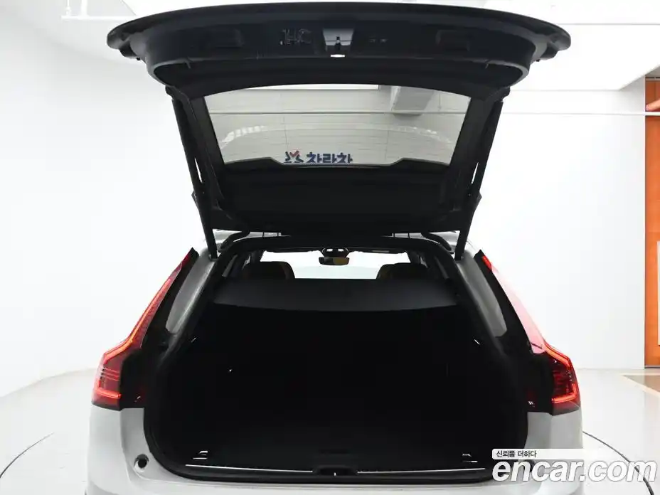 Volvo V90 2024 2.0 Автомат в Москве № 164157, фото 20