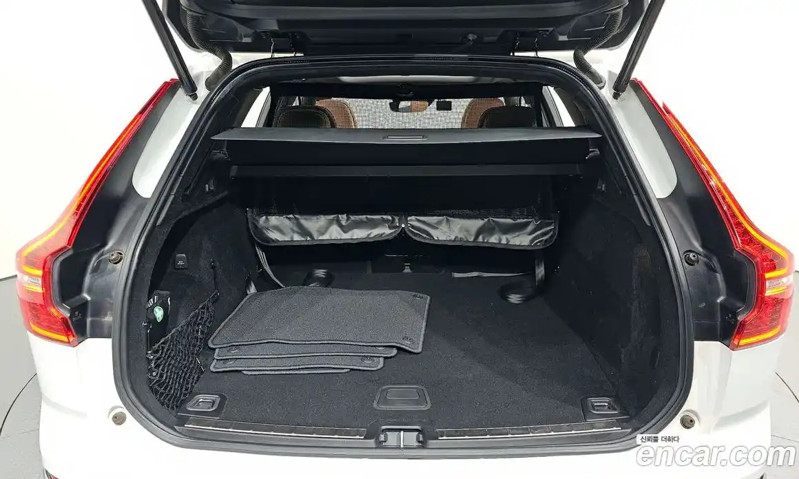 Volvo XC60 2020 2.0 Автомат в Москве № 164717, фото 12