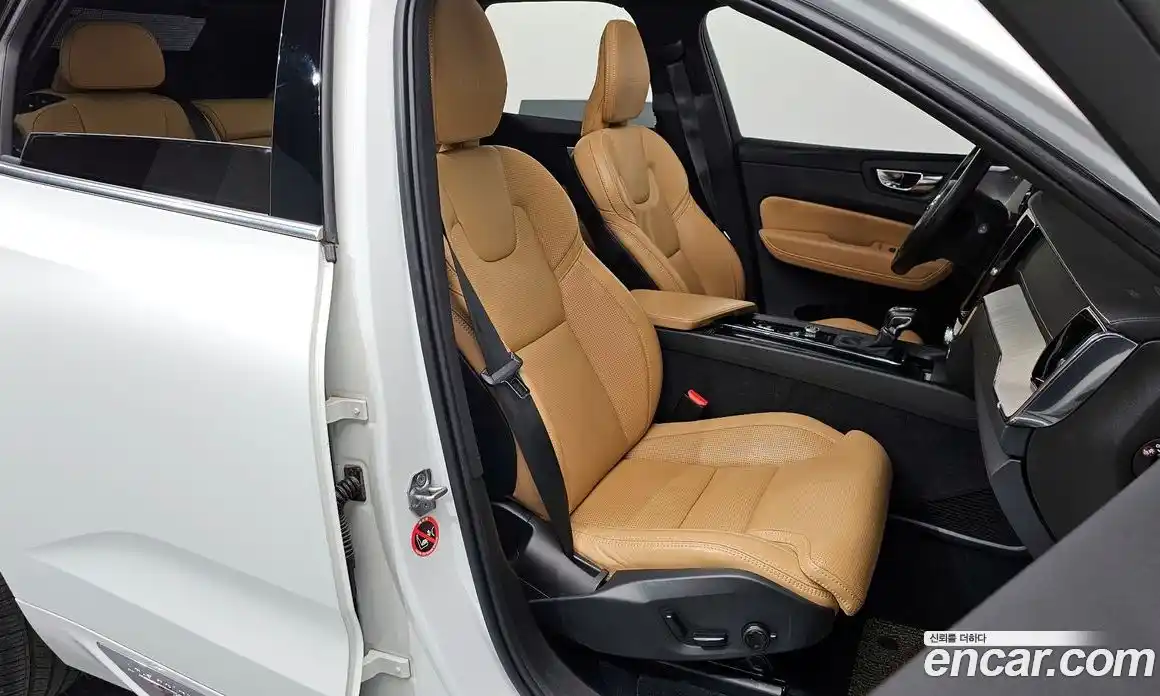 Volvo XC60 2020 2.0 Автомат в Москве № 164717, фото 13