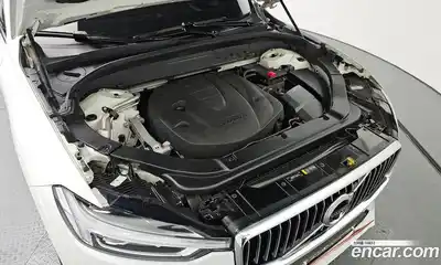 Volvo XC60 2020 2.0 Автомат в Москве № 164717, миниатюра 2