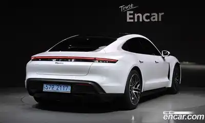 Porsche Taycan 2022 0.1 Автомат в Москве № 165402, миниатюра 2
